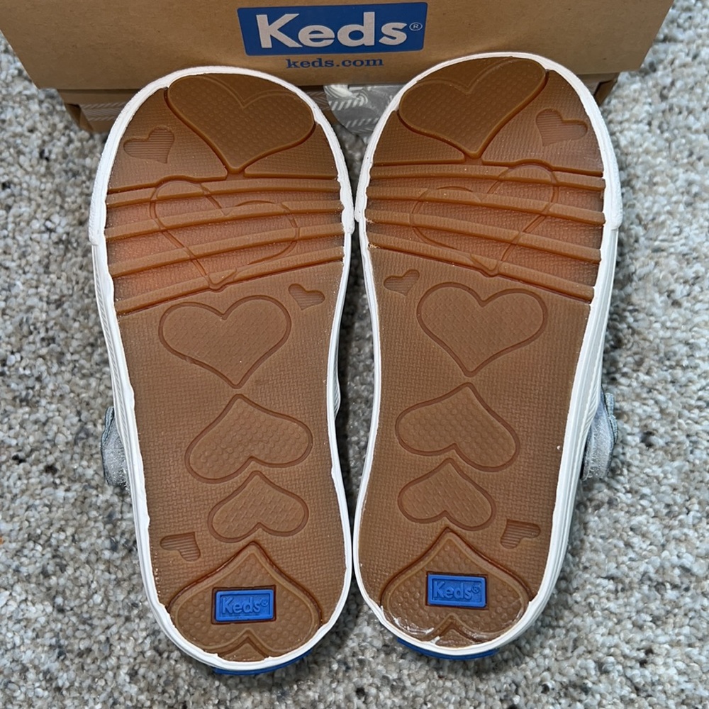 NIB KEDS Daphne T-strap Sneaker SILVER - Picture 6 of 8